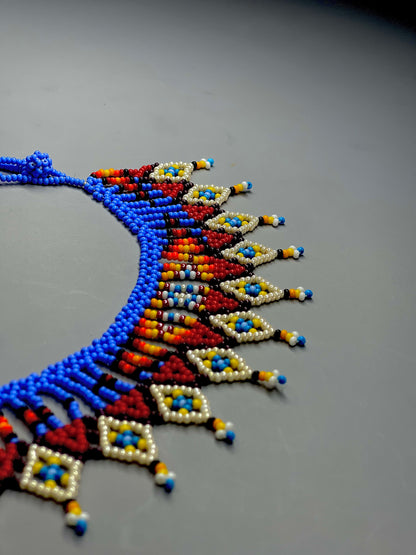 Collar Embera Rojo Azul